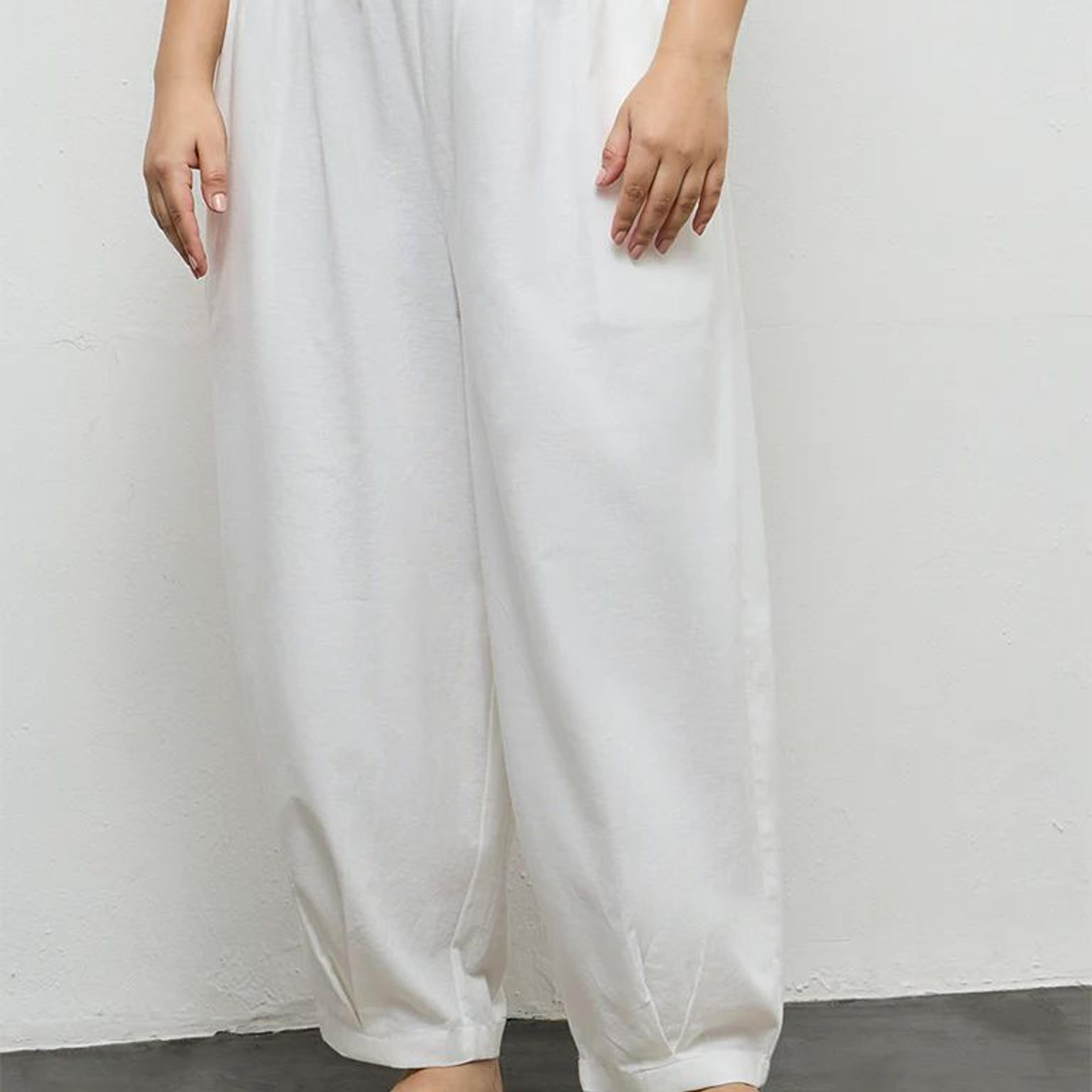 Diza Off-White Solid Cotton Pants