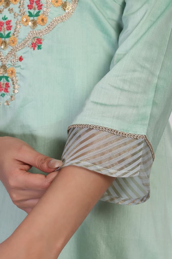 Green Embroidered Straight Kurta — photo 7