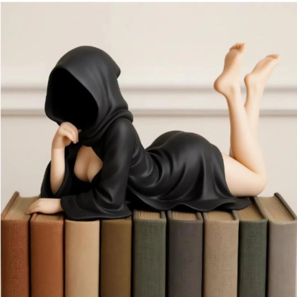 Hooded Silence Figurine – Minimalist Aesthetic Art (Set of 3) — photo 5
