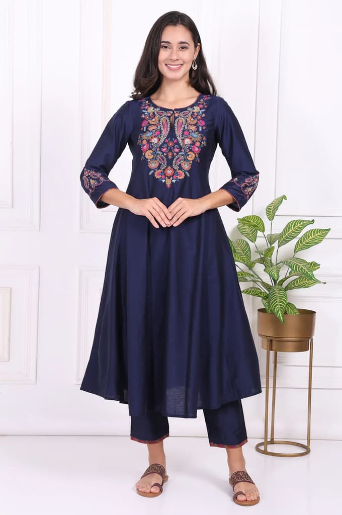 Navy Blue Embroidered Straight Kurta and Pants Co-ord Set — XS