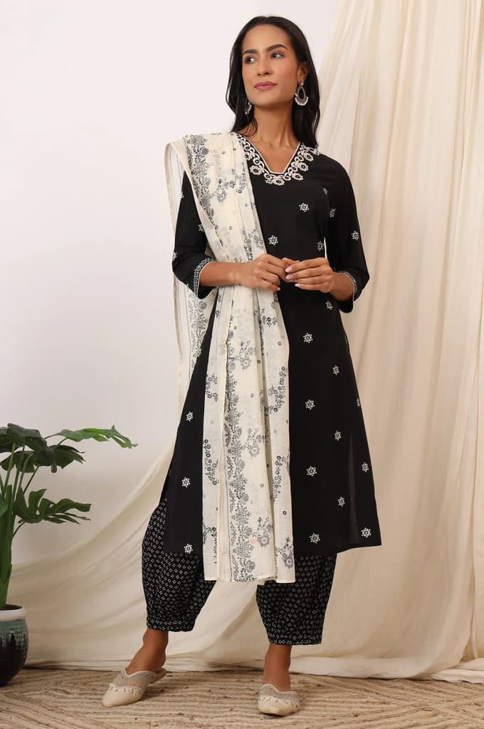 Black Bandhani Printed Pure Cotton Kurta, Pants and Dupatta Set — photo 3