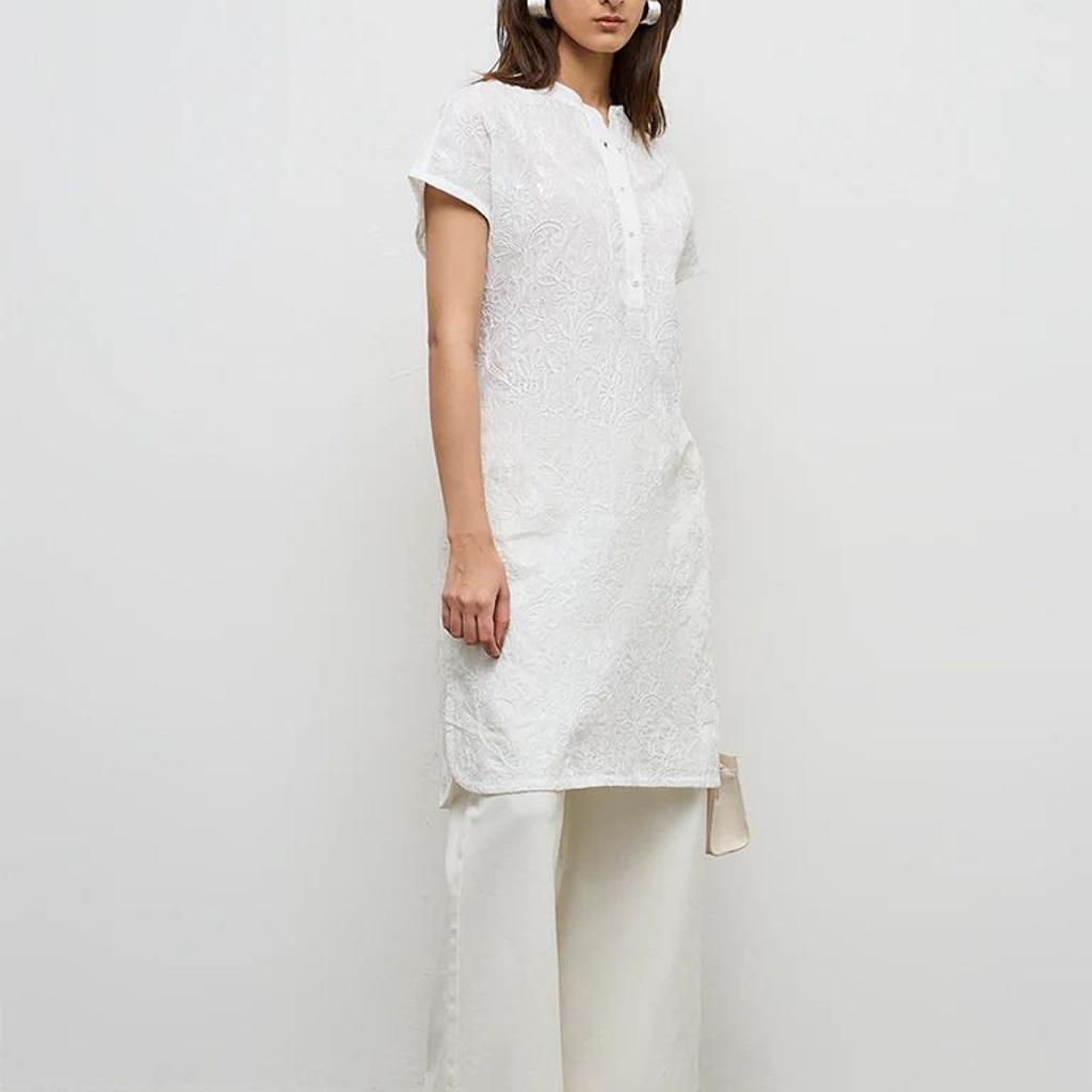 Zuba White Floral Embroidered Cotton-Blend A-Line Kurta
