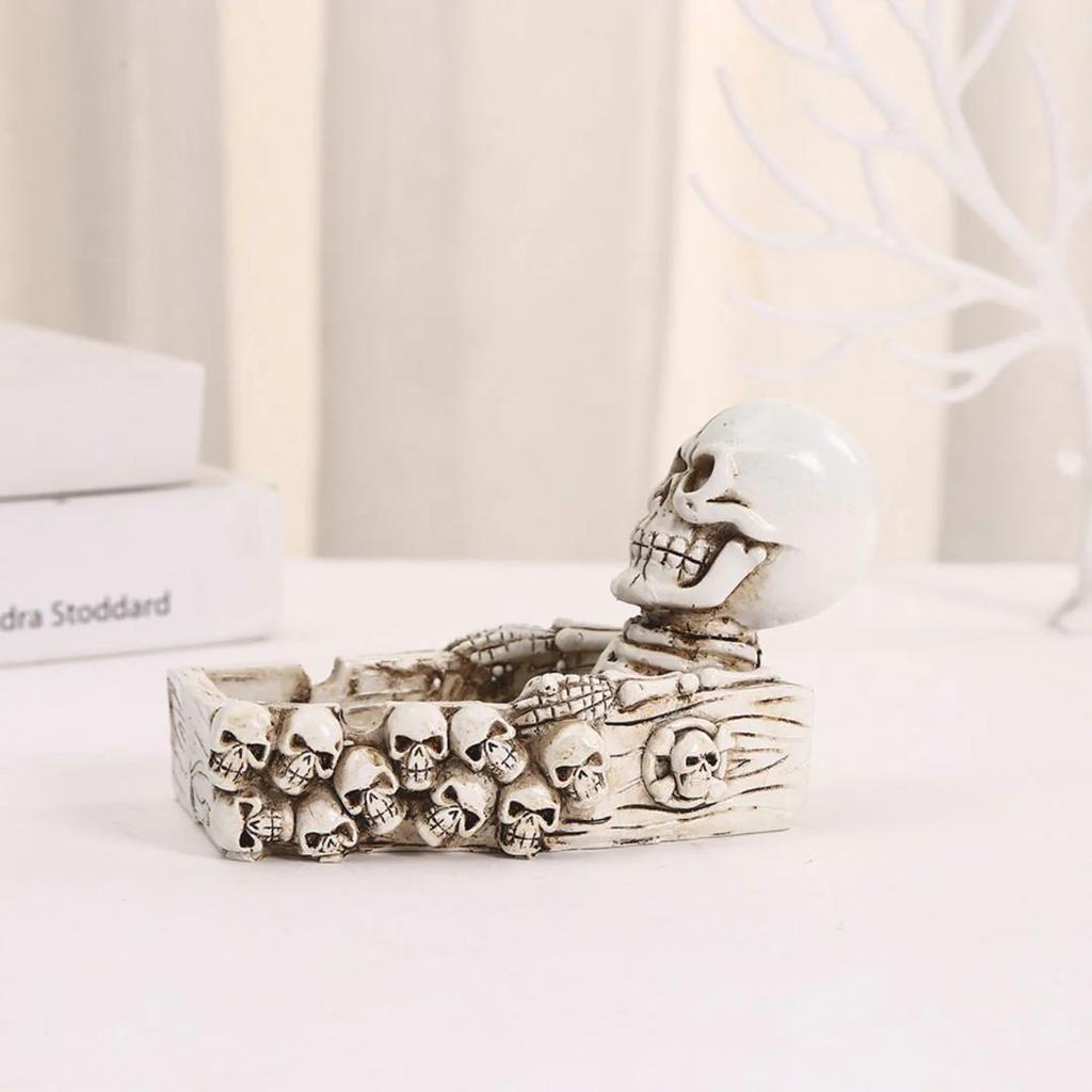 Smokin’ Skull Ashtray : Ceramic Skull Design Ashtray — photo 6