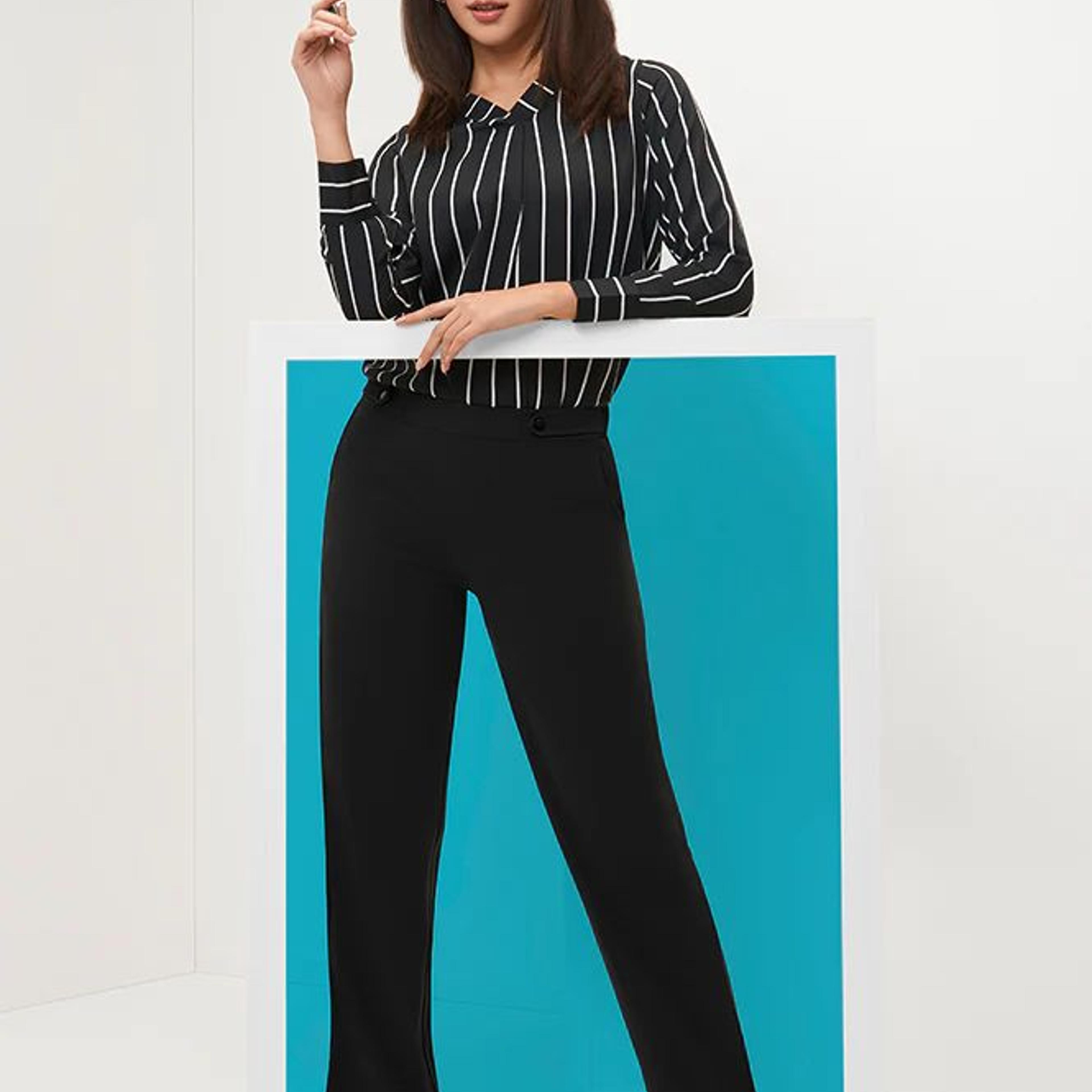 Black Solid Straight Fit Woven Pants With Zipper Closure