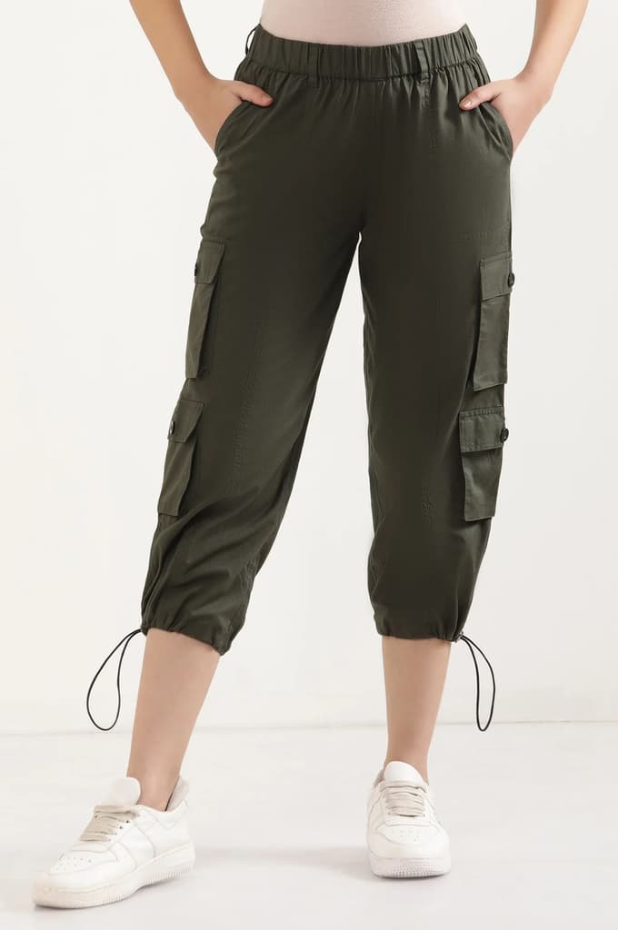 Muted Sage Green Solid Straight Fit Cotton Cropped Pants With Drawstring — photo 2