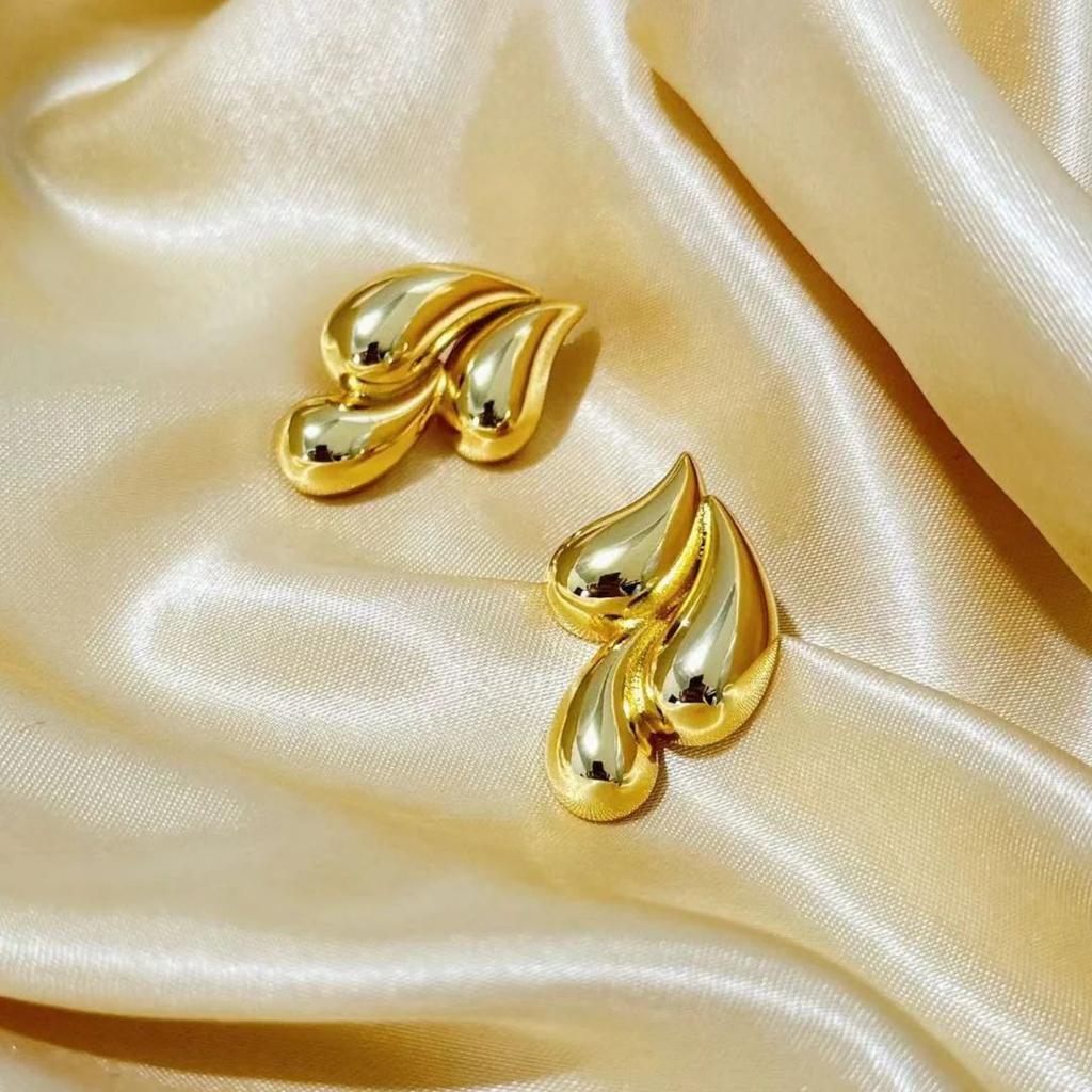 Liquid Drop Stud Earrings – Bold Water-Inspired Statement Jewelry — Gold