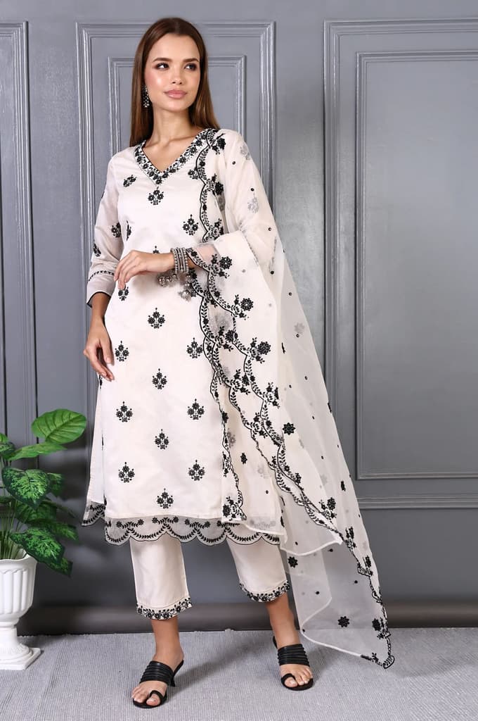 Cream Mirror Embroidered Chanderi Straight Kurta, Pants and Dupatta Set — XS