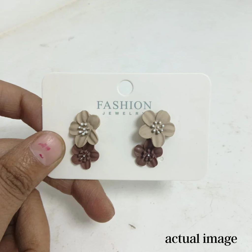 Blossom Gleam – Floral Stud Earrings — photo 6