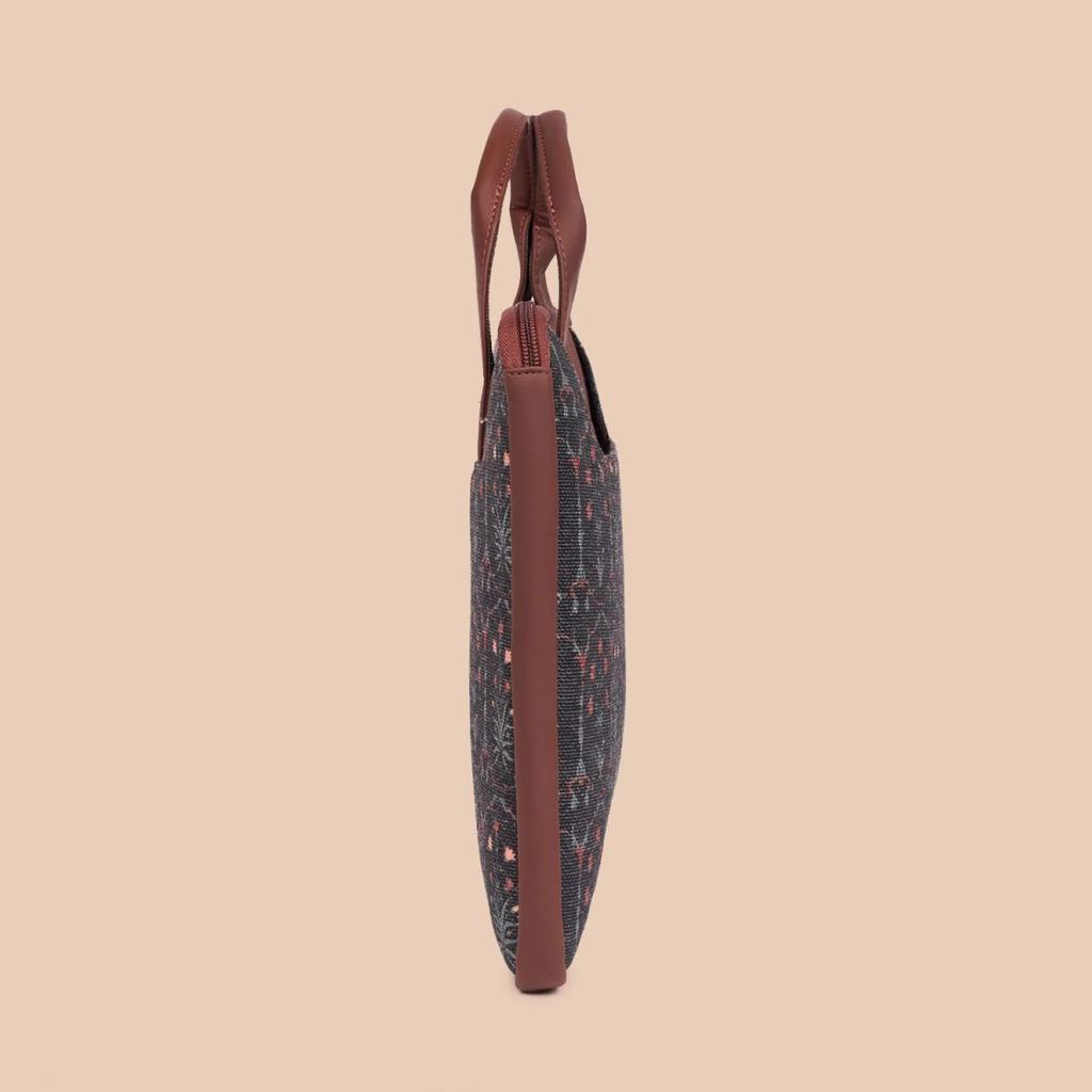 Taj Guldasta L-Zippered Laptop Sleeve — photo 5
