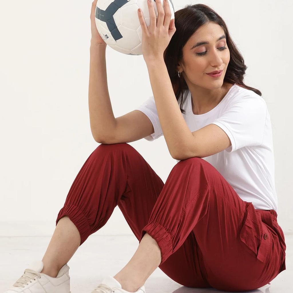 Red Solid Tapered Cotton Pants With Drawstring
