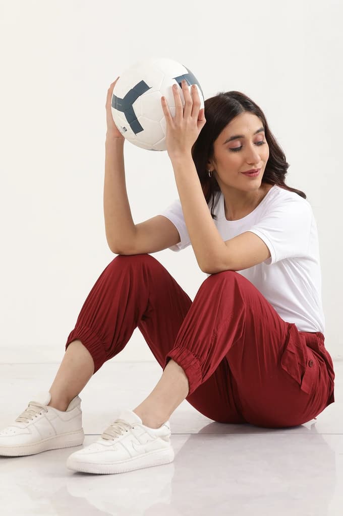 Red Solid Tapered Cotton Pants With Drawstring