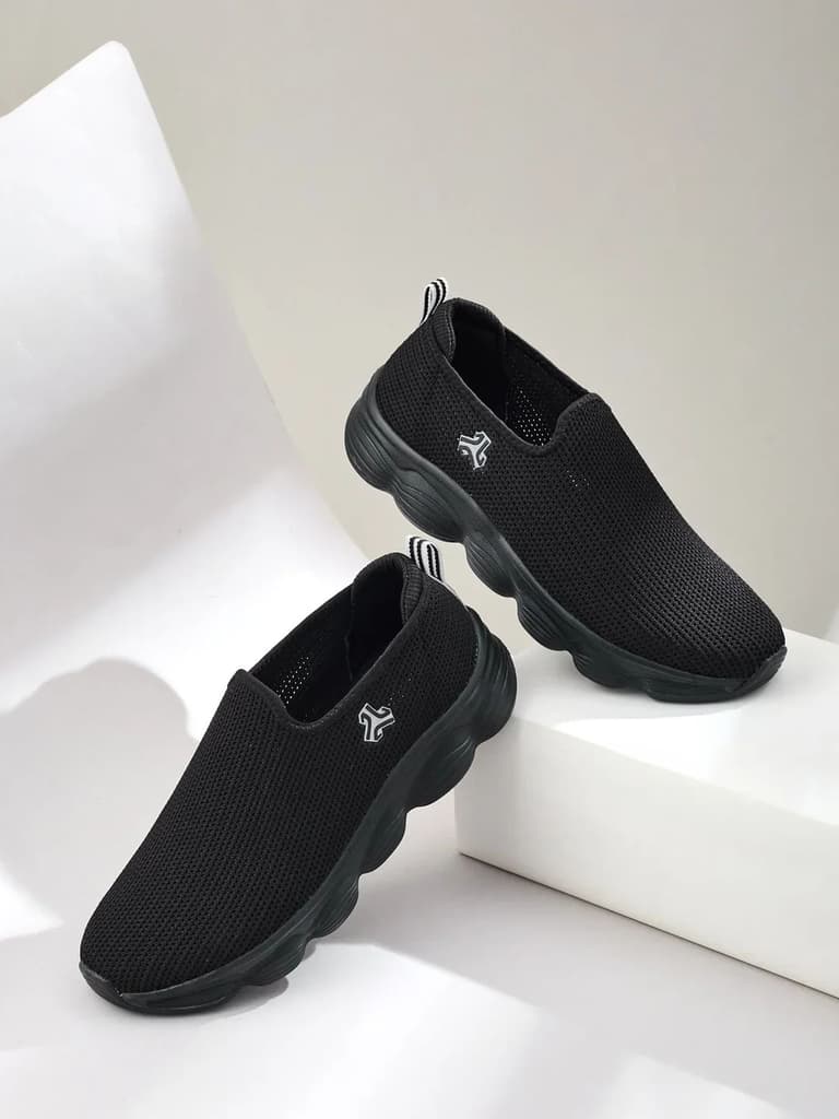 STRIVE Black Men's Walking Shoes