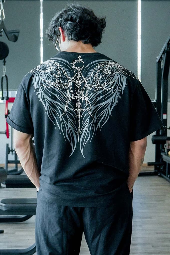 Winged Omen Oversized T-shirt Black — photo 7