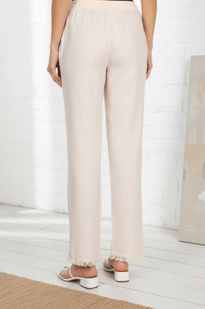 Off-White Solid Ankle Length Mid Rise Straight Pants — photo 3