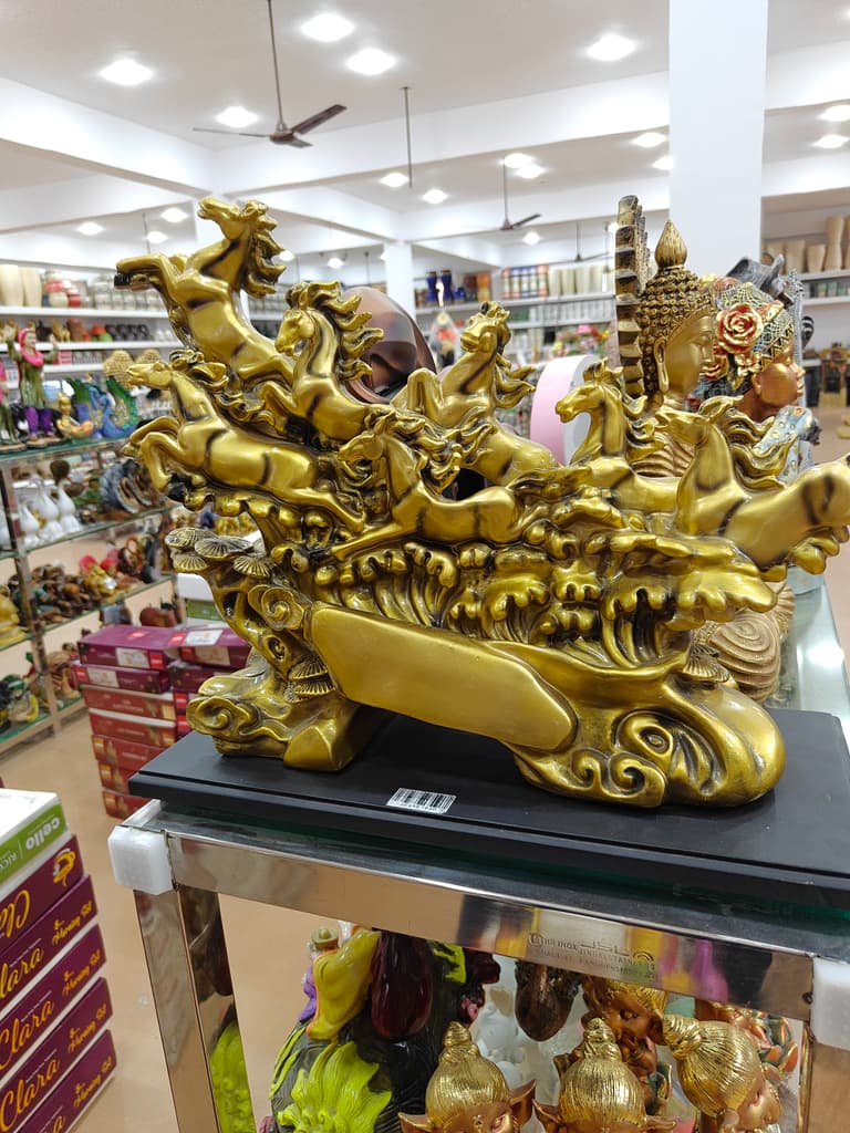 Gold Statue of a Woman | Sculpture | Bronze | Decorative
