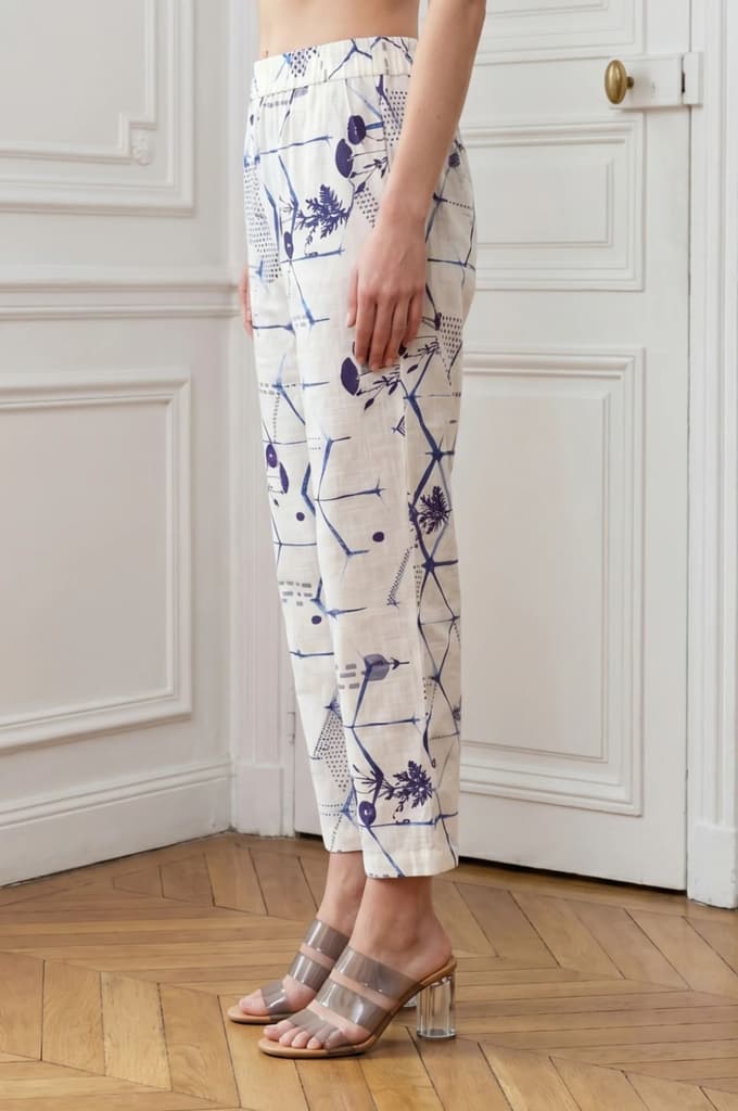 Off White Geometric Printed Pure Cotton Straight Fit Pants — photo 2