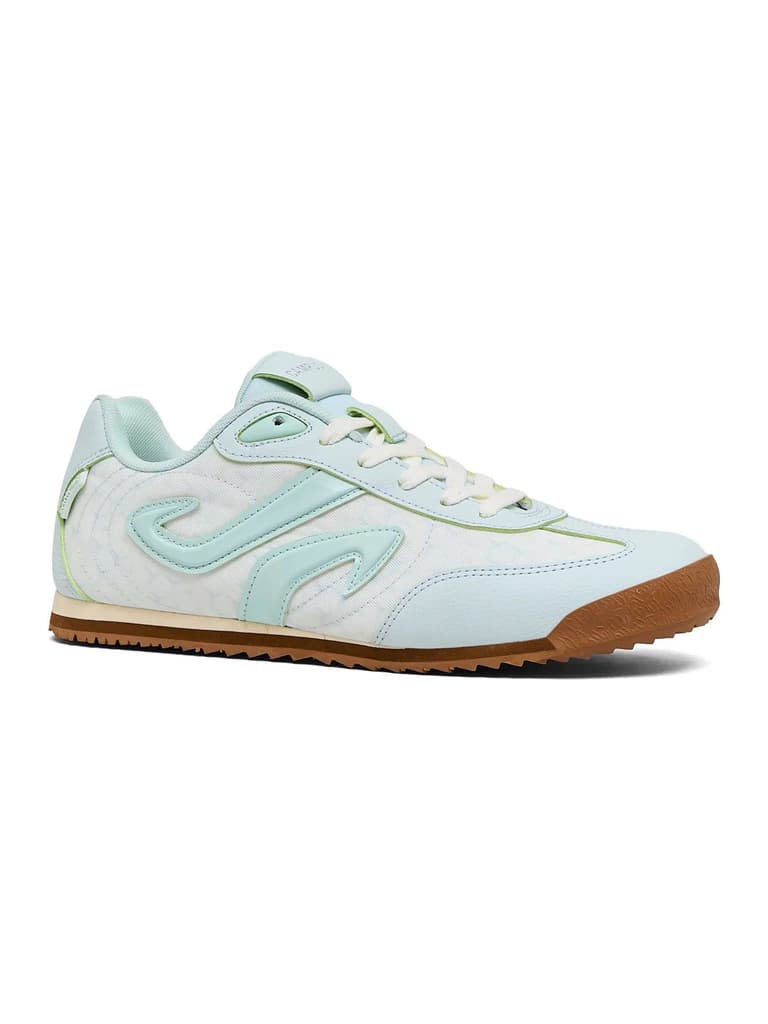 DYNO White Women's Sneakers — White / 4