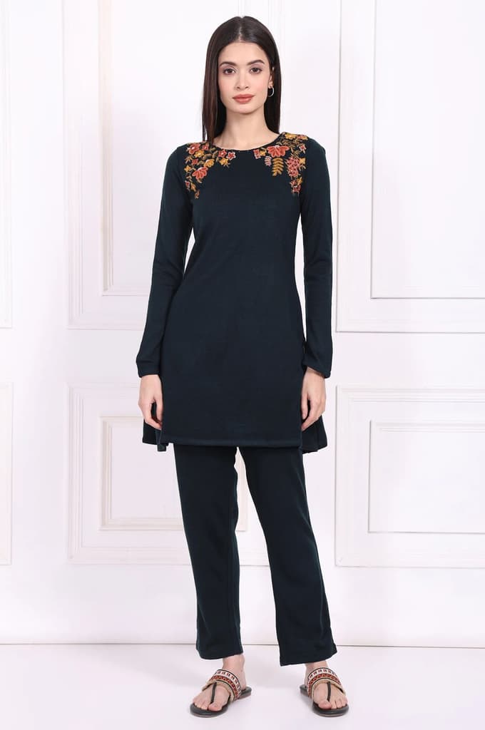 Green Embroidered A-Line Acrylic Kurta with Straight Pant — XS