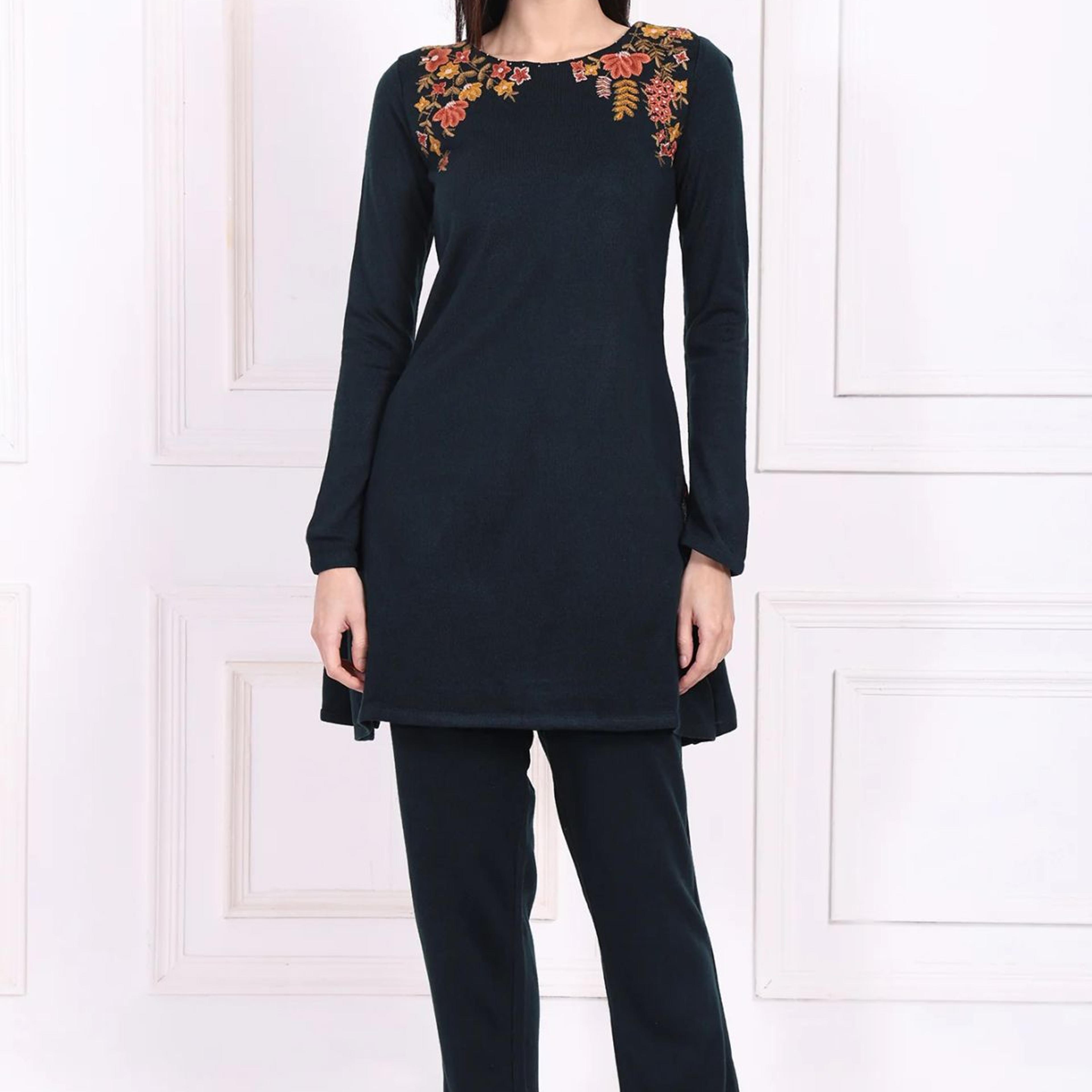Green Embroidered A-Line Acrylic Kurta with Straight Pant