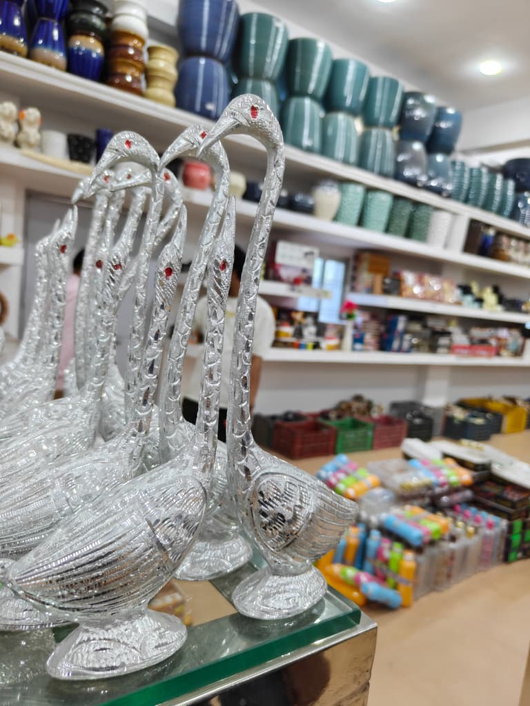Swan Statue | Glass | White | Decorative