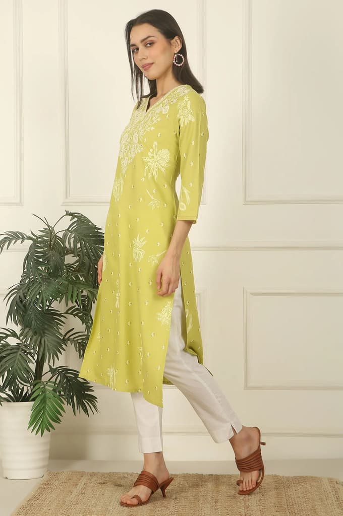 Green Floral Printed Rayon Straight Kurta with Embroidered Yoke — photo 4