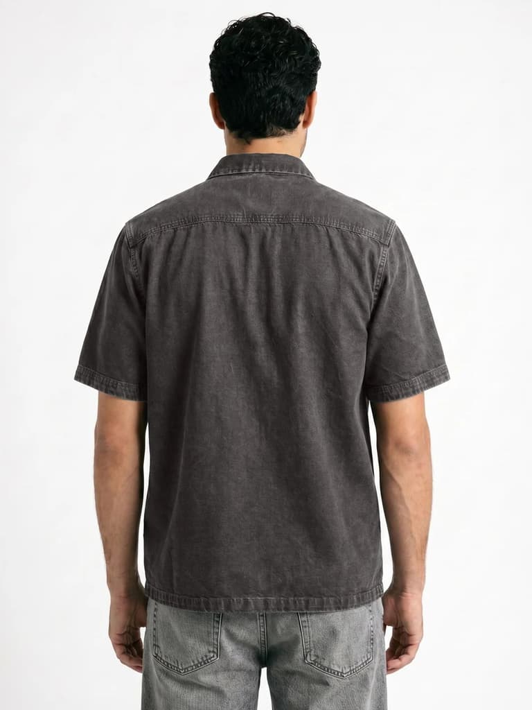Men's Grey Oversized Fit Half Sleeve Solid Casual Denim Shirt — photo 3