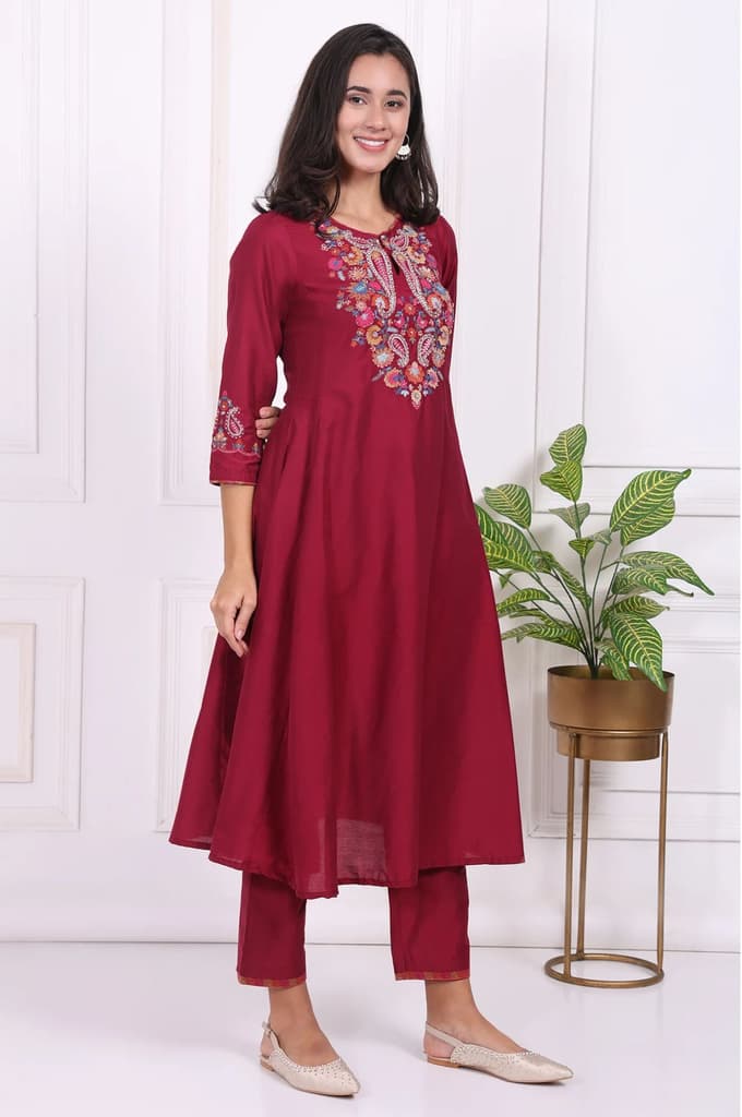 Maroon Embroidered Straight Kurta and Pants Co-ord Set — photo 6
