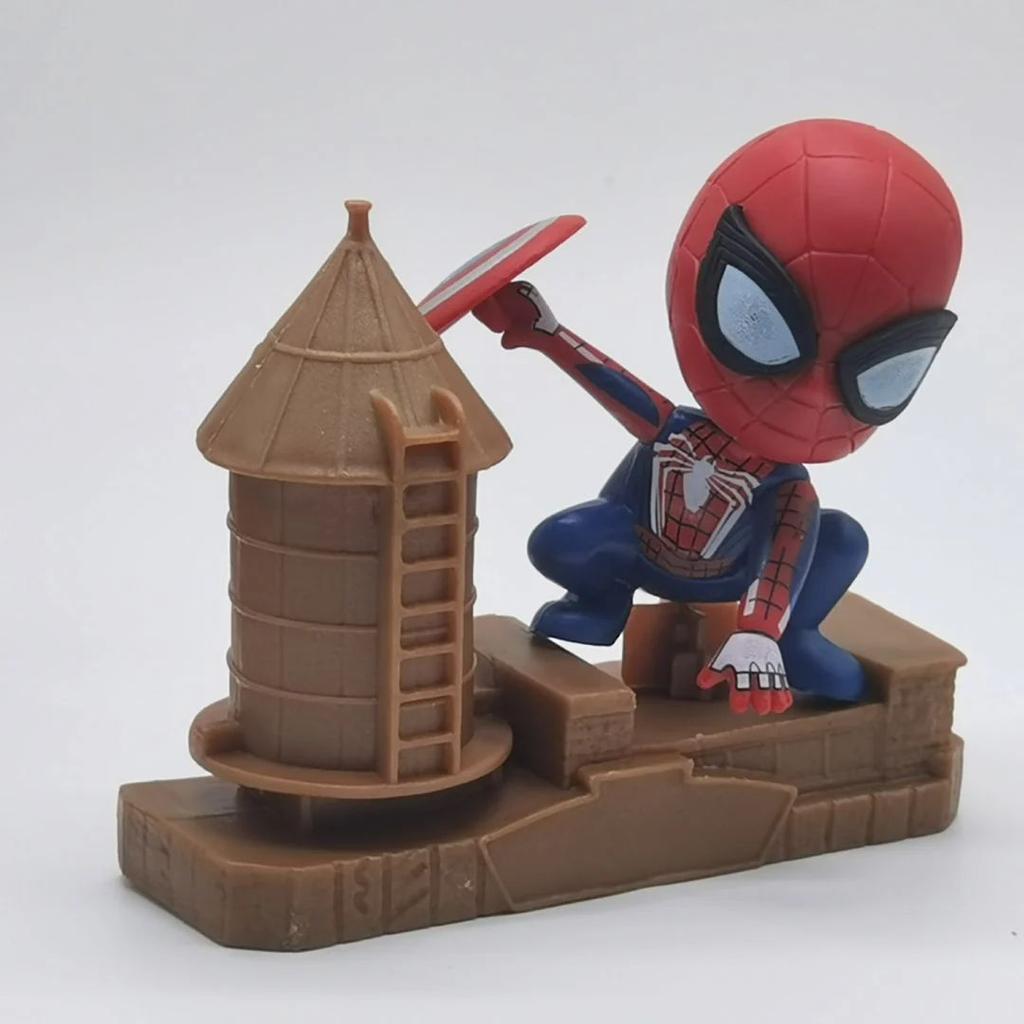 Spider-Verse Castle Crew – Heroic Mini Statue — Spider Man - Defends with Shield
