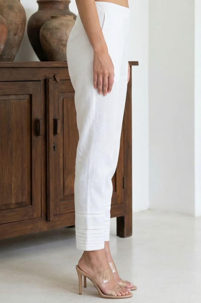 Elleven Women's White Solid Lace Pintucks Cotton Blend Tapered Fit Ankle Length Trousers — photo 4