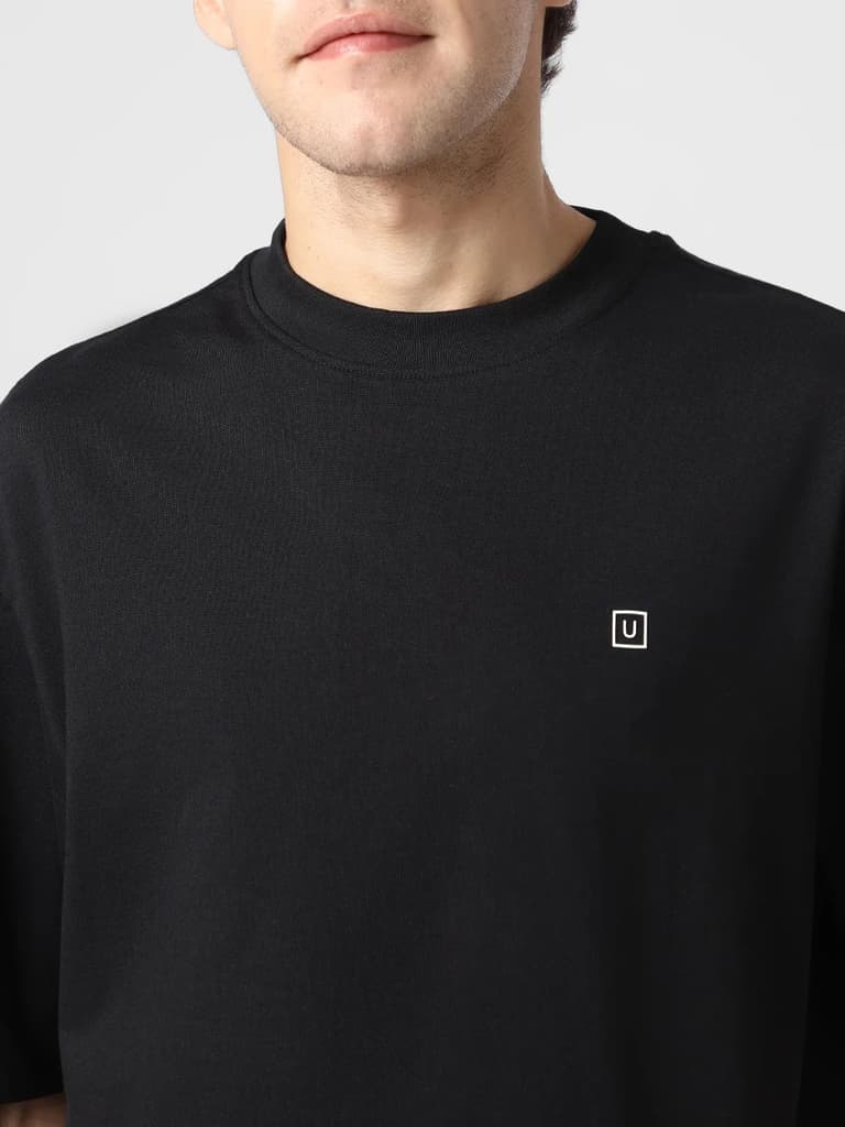 Men's Jet Black Solid Round Neck Oversized Half Sleeve Cotton T-Shirt — photo 6