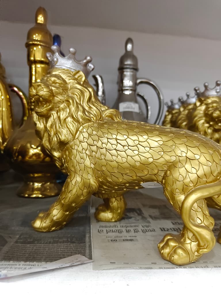 Gold Lion Statue | Decorative | Metal | Gold