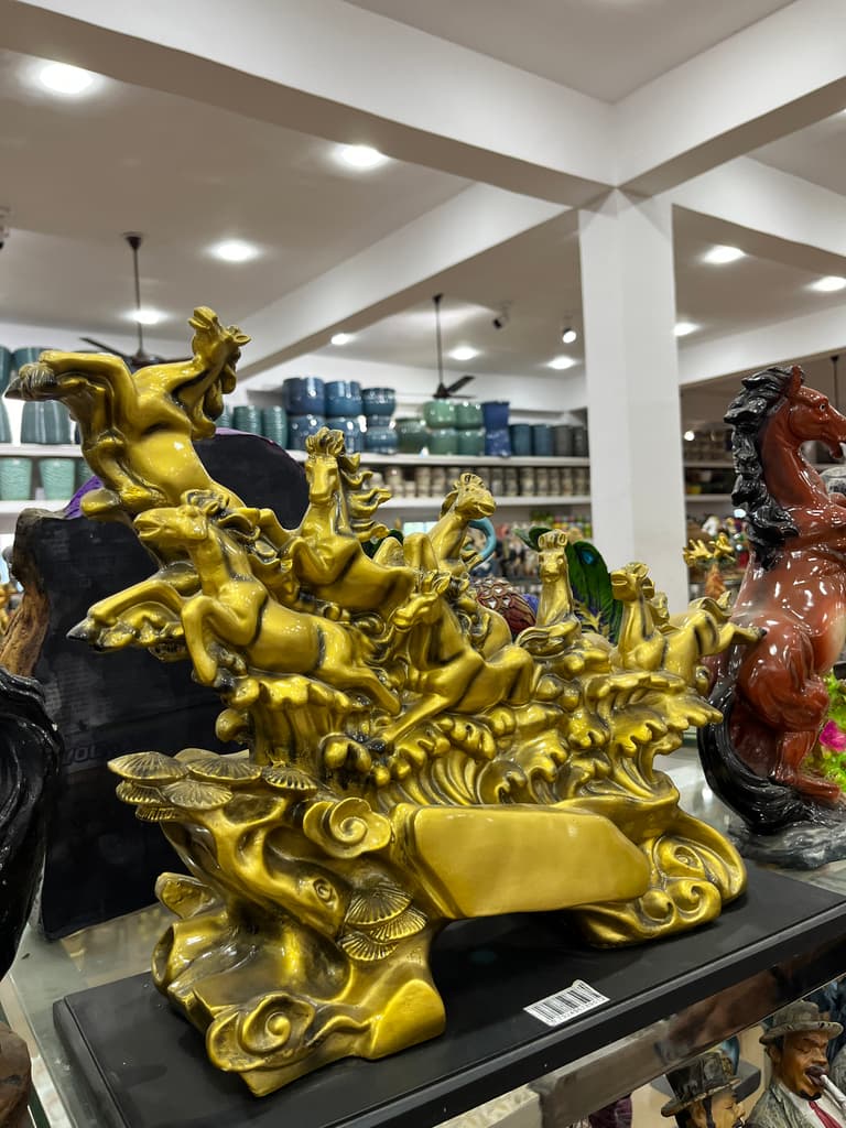 Golden Statue of a Horse | Sculpture | Bronze | Gold