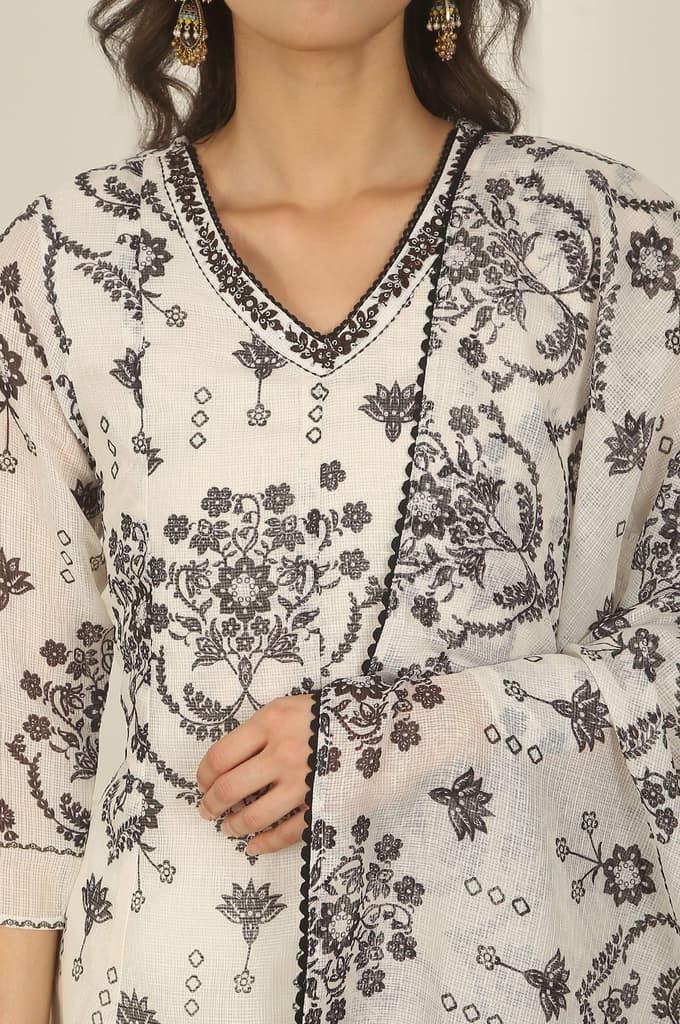 White and Black Floral Printed Kota Flared Kurta, Pants and Dupatta Set — photo 3