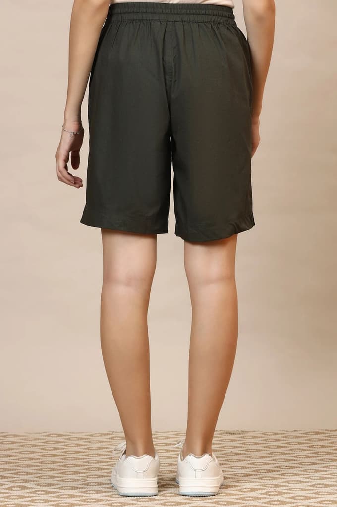 Dark Green Solid Loose Fit Cotton Shorts With Drawstring — photo 4