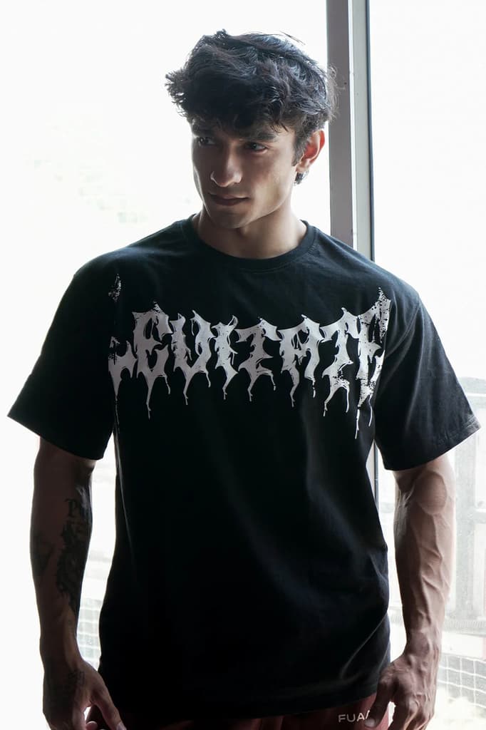 Levitate Oversized T-shirt Black — XS