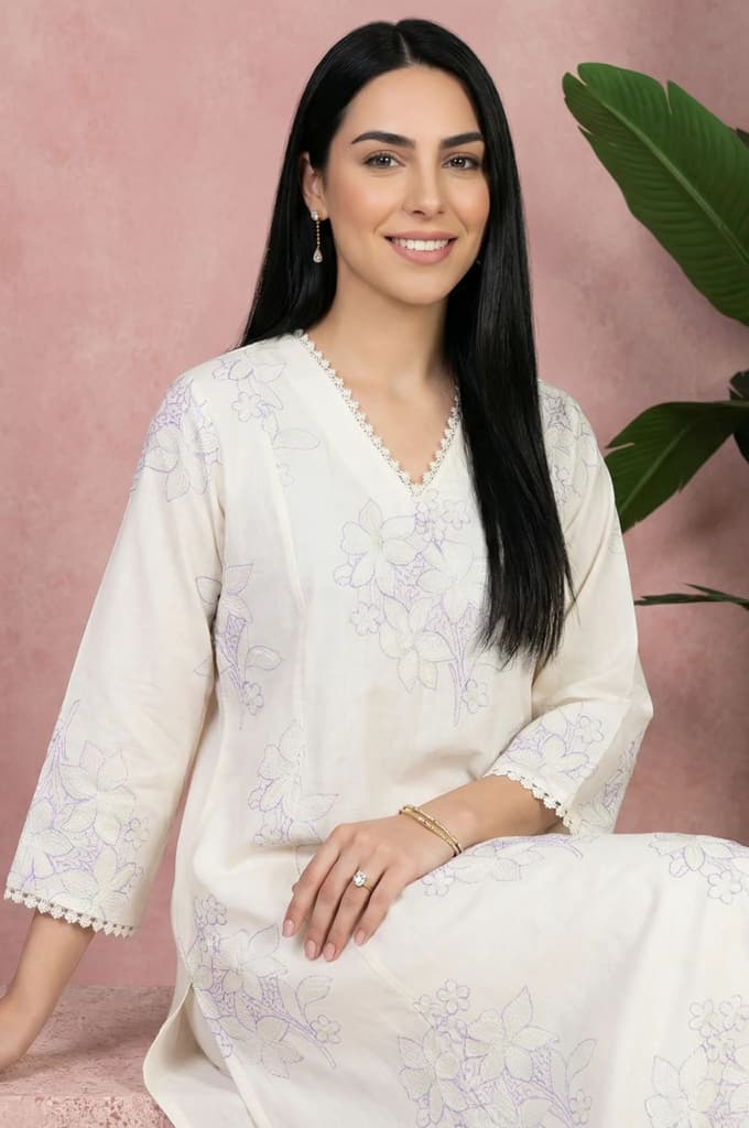 Off White Thread Embroidered Pure Cotton Straight Kurta With Straight Pants And Dupatta Set — photo 3