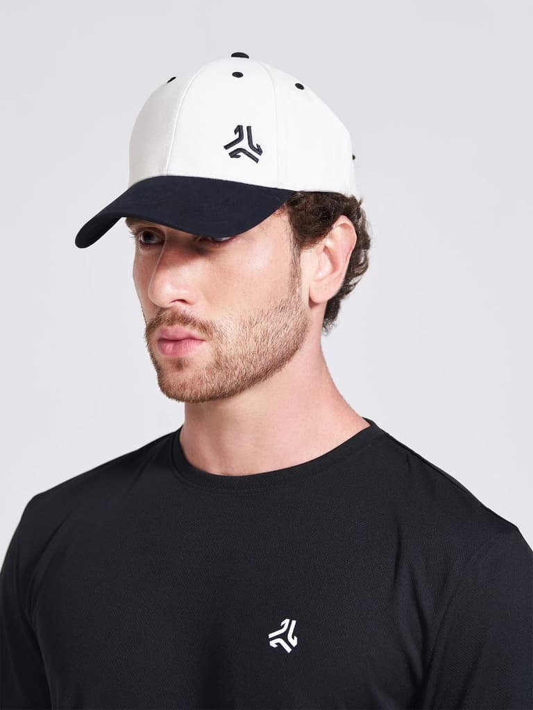 Men's Black Solid Round Neck T-Shirt — photo 3