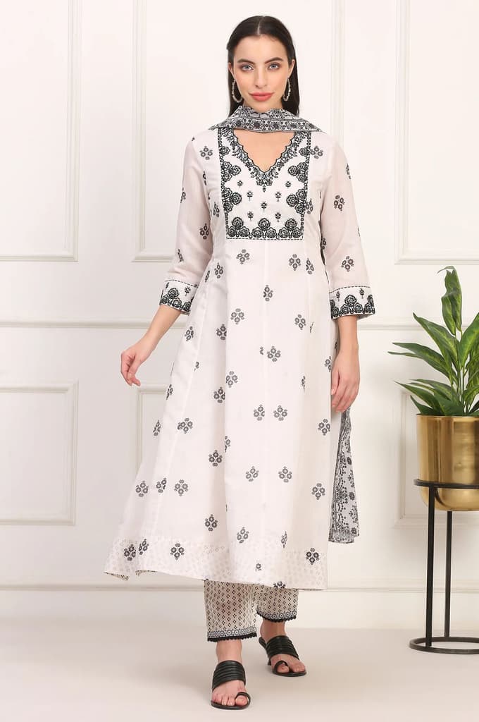 White Floral Printed Embellished Chanderi Flared Kurta, Pant and Dupatta Set — XS