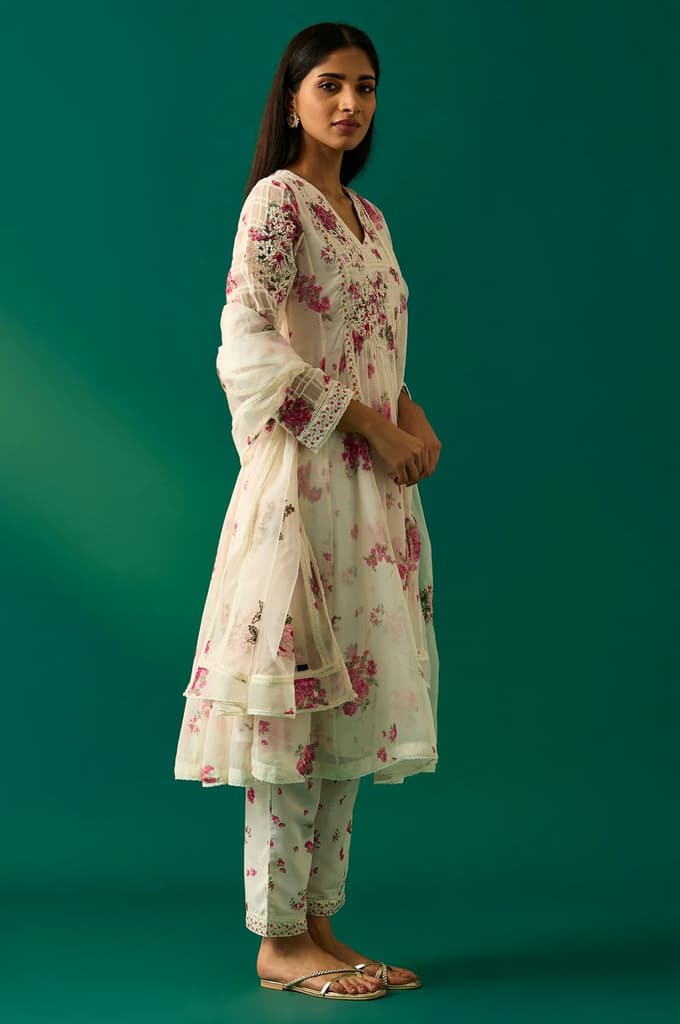 Off White Dori Embroidery Flared Silver Chiffon Kurta, Pants and Dupatta Set — photo 3