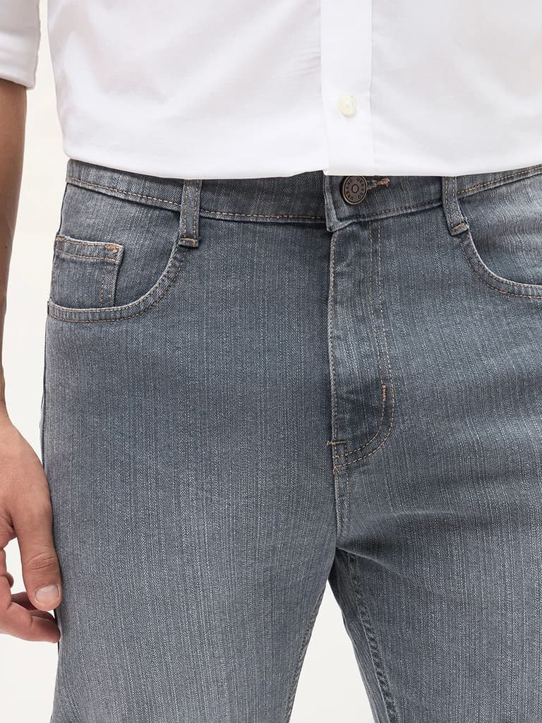 Men's Grey Straight Fit Washed Denim Jeans Stretchable — photo 6