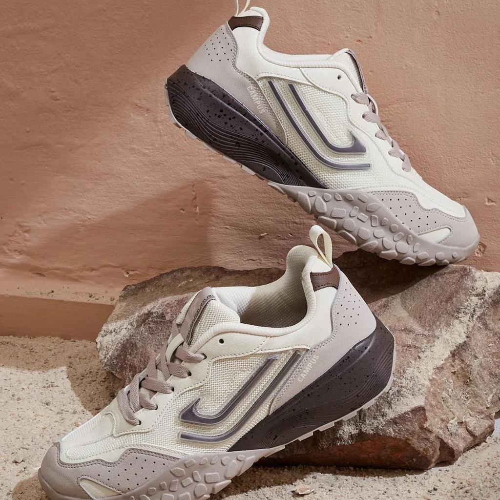 EMINET Off White Men's Sneakers