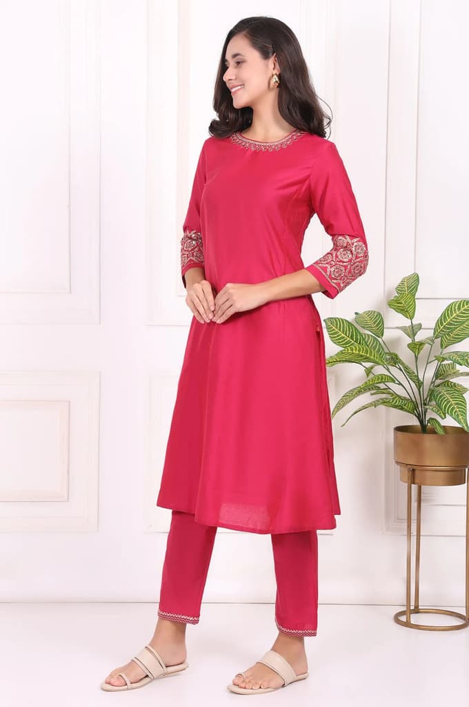 Pink Solid Metallic Embroidered Straight Kurta — photo 4