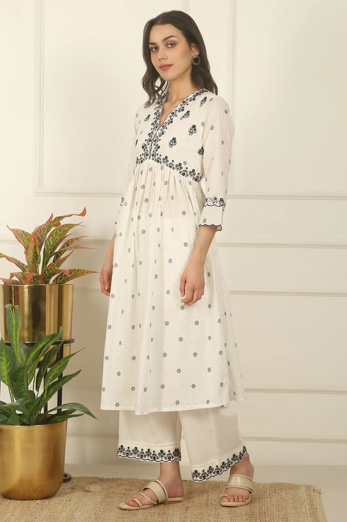 White Printed Thread Embroidered Chanderi Kurta, Pants and Kota Dupatta — photo 5