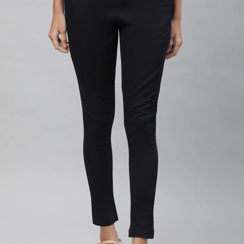 Navy Blue Solid Slim Fit Denim Jeggings With Pintuck Detail