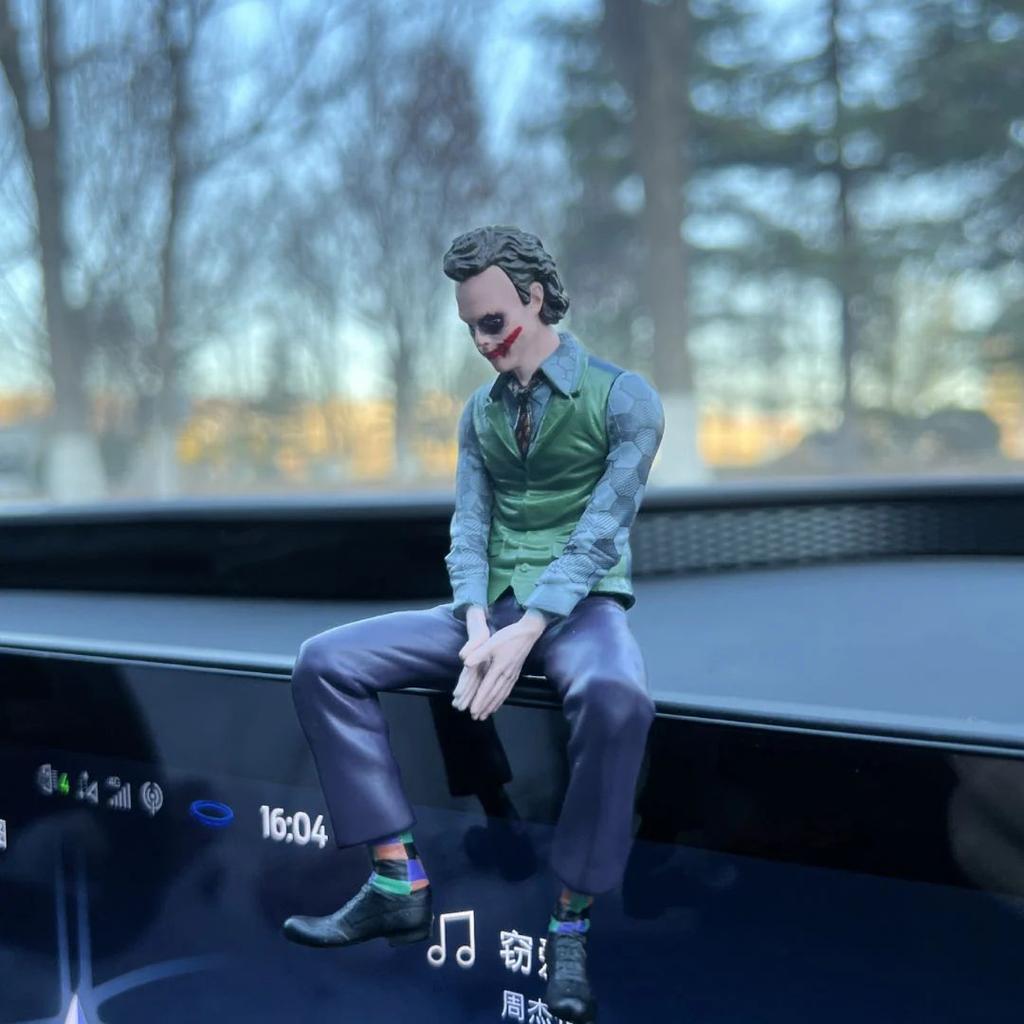 Car Dashboard Joker Statue – Unique Auto Decor for DC Fans — photo 7