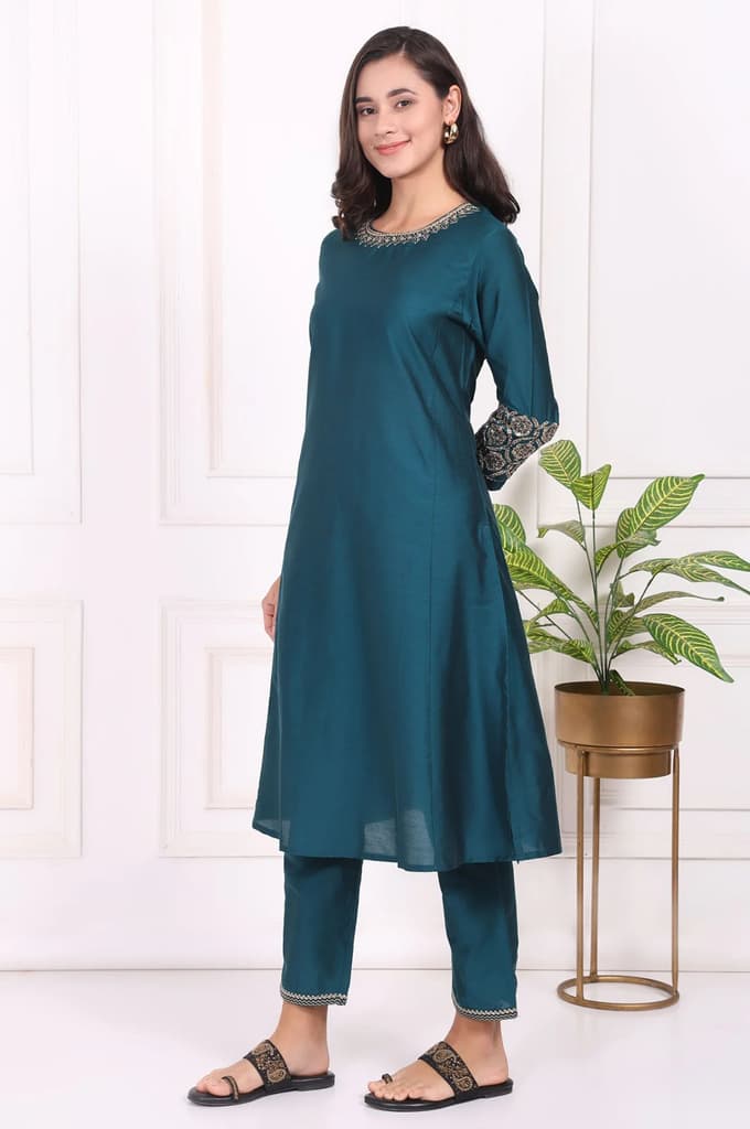 Teal Solid Embroidered Straight Kurta and Straight Pants Set — photo 4