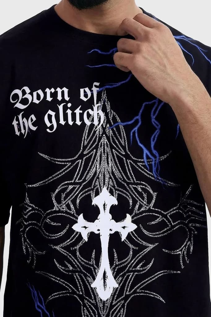 Born Of The Glitch Oversized T-shirt Black — photo 3
