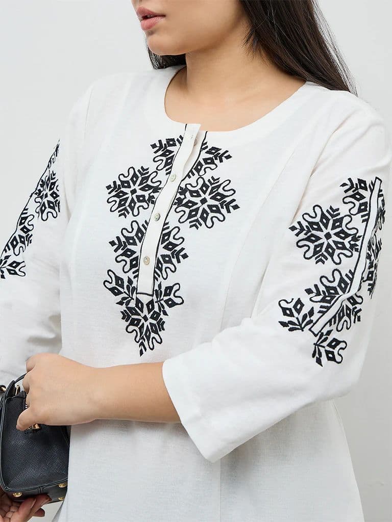 Diza White Embroidered Cotton A-Line Kurta — photo 3