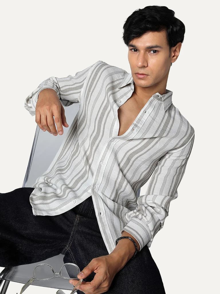 Men's Light Grey Cotton Full Sleeve Relaxed Fit Linen Striped Shirt with Spread Collar — photo 2