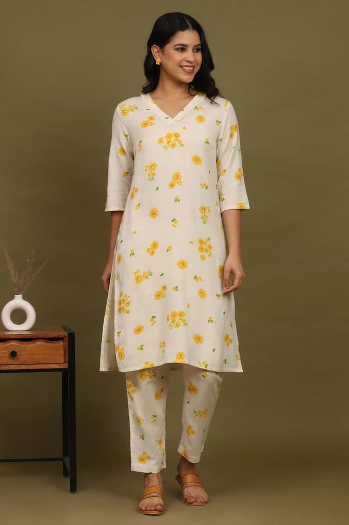 Off-White Floral Printed Rayon Flax Straight Kurta and Pants Co-ord Set — photo 3